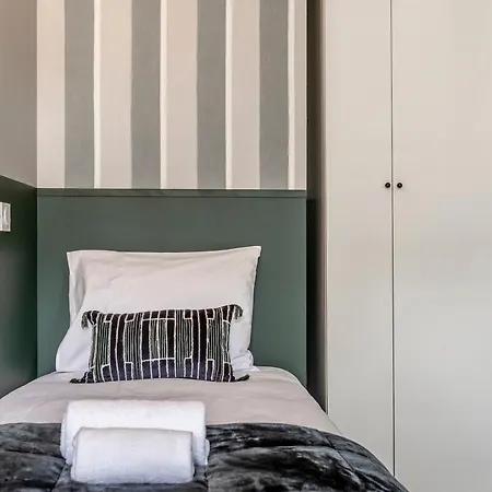 Apartment 42#opera #louvre #paris02 #2bedrooms #ac